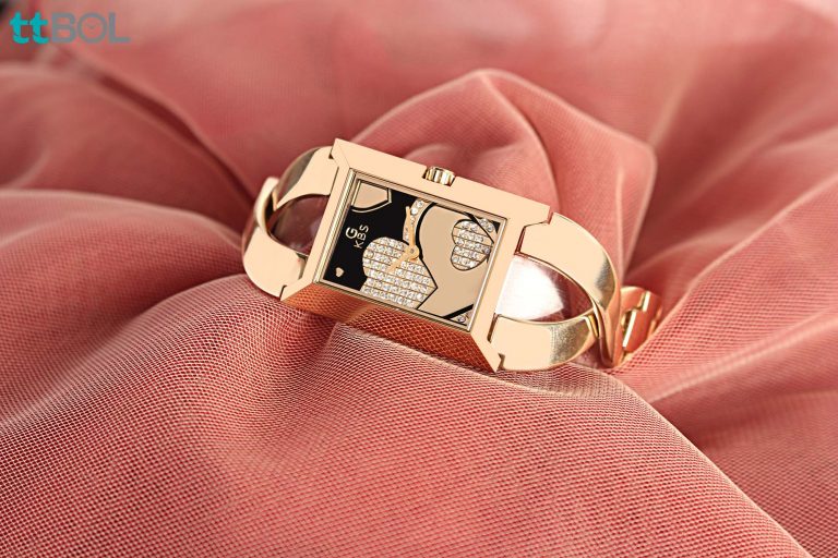 ساعت زنانه نگین دار gucci