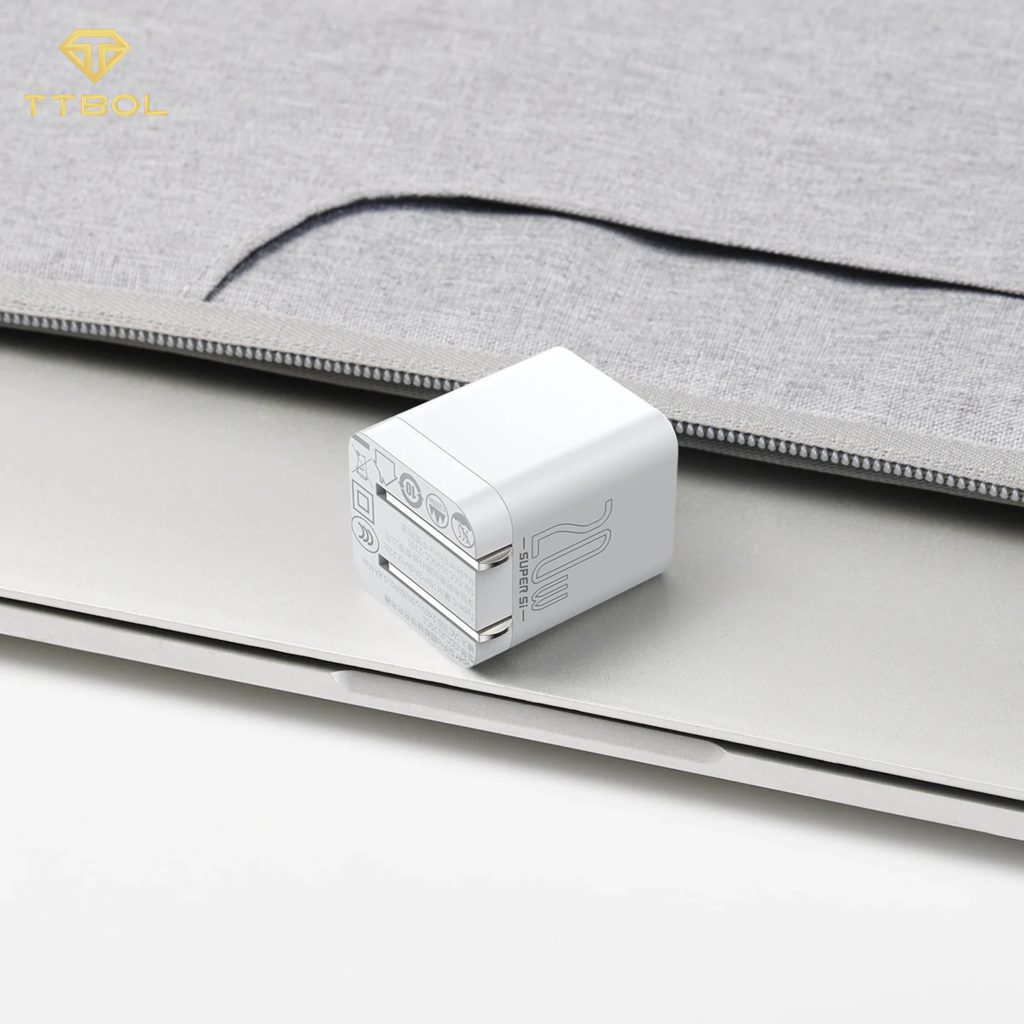 اداپتور به همراه کابل تایپ سی به لایتنینگ بیسوس Baseus super si pro quick charger CCCJG20CC