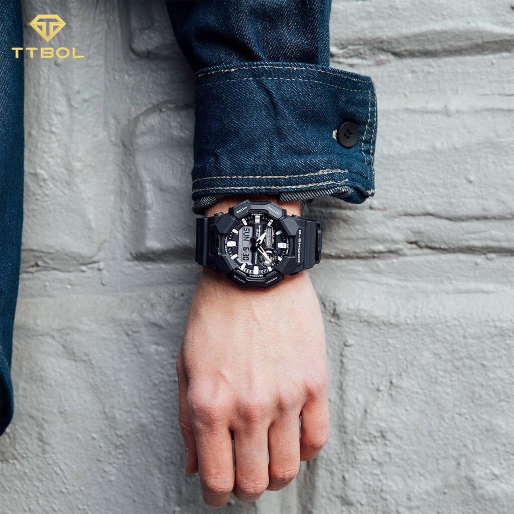 ساعت G-SHOCK GA-010-1A روی مچ دست مردانه – استایل اسپرت