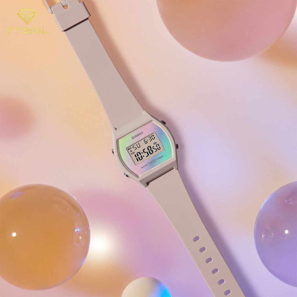 تصویر جورنالی ساعت مچی زنانه کاسیو CASIO LW-205H-4A در استایل روزمره