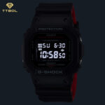 تصویر ساعت دیجیتال مردانه کاسیو جیشاک DW-5600UHR-1 با نور پسزمینه روشن