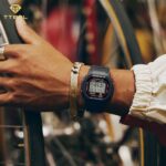 ساعت G-SHOCK DW-5600RL-1 روی دست مردانه با استایل اسپرت