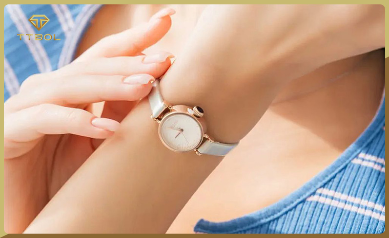 ساعت مچی بند چرمی زنانه