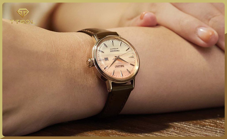 ساعت مچی کلاسیک زنانه