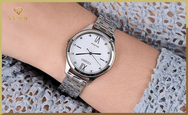 ساعت مچی کلاسیک زنانه
