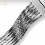 نمای زاویهدار ساعت با بند استیل مش (Mesh) و کیفیت ساخت بدنه فلزی.