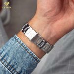 ساعت مچی مردانه اورینت مدل RA-AC0R02L30B – نمای روی مچ دست 3