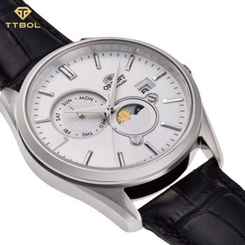 ساعت مچی مردانه اورینت مدل RA-AK0310S – نمای نزدیک زاویهدار قاب و صفحه