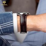 ساعت مچی مردانه اورینت مدل RA-BB0003Y30B – نمای روی مچ دست 2