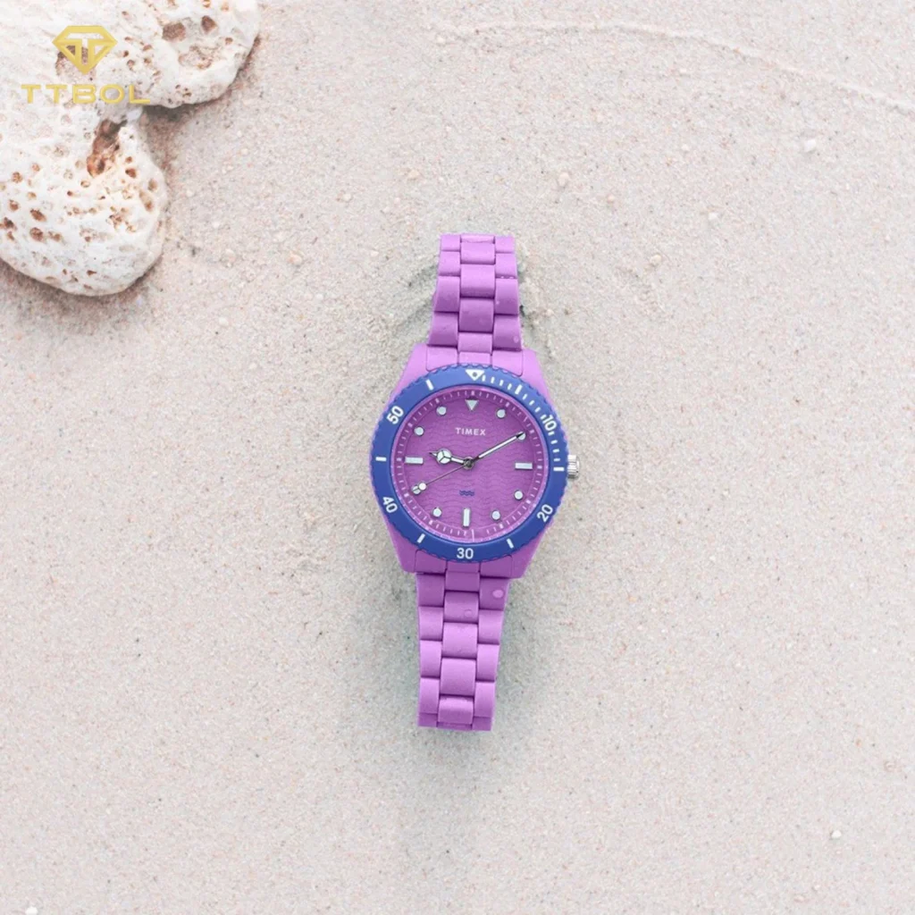 ساعت مچی زنانه تایمکس TIMEX TW2Y04800 روی ساحل